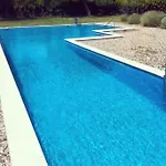 Casa Ivan Vila *